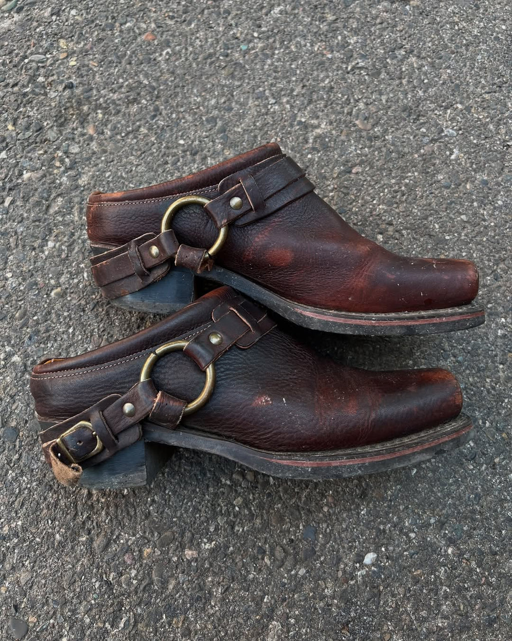 AGED SADDLE BOOTS